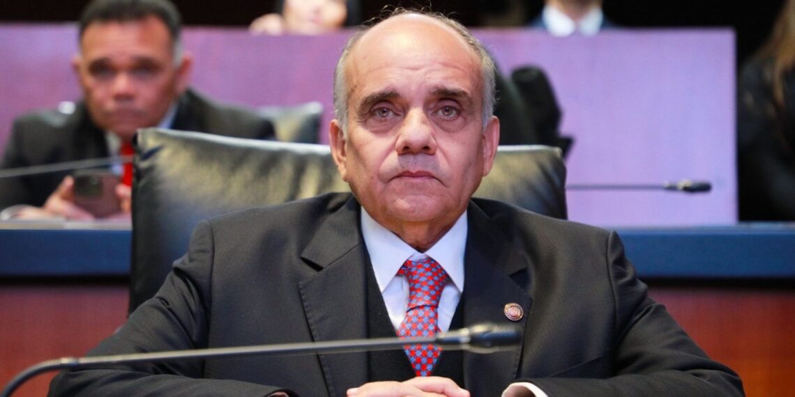 Manuel Añorve a favor de que los trabajadores laboren 5 días y descansen 2