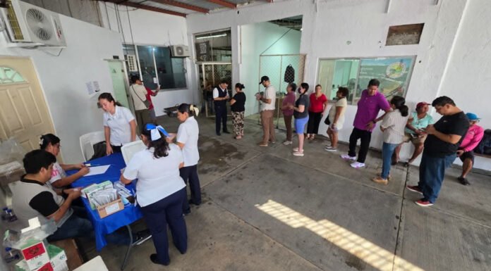 Invita el gobierno de Guerrero a completar el esquema de vacunación en sus módulos itinerantes