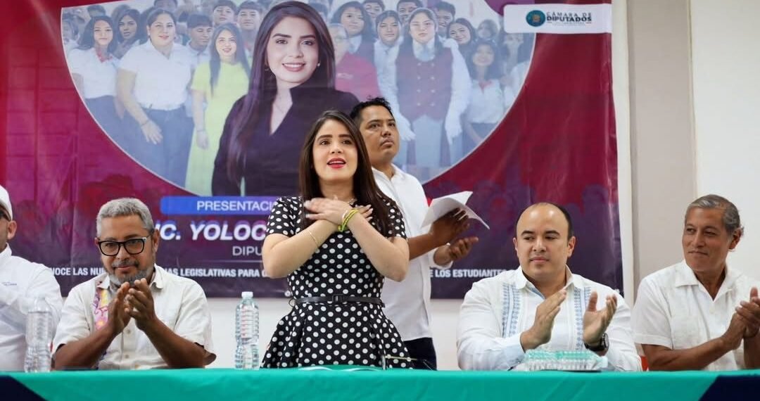 Arropan docentes y padres de familia propuesta de salud mental en escuelas impulsada por Yoloczin Domínguez