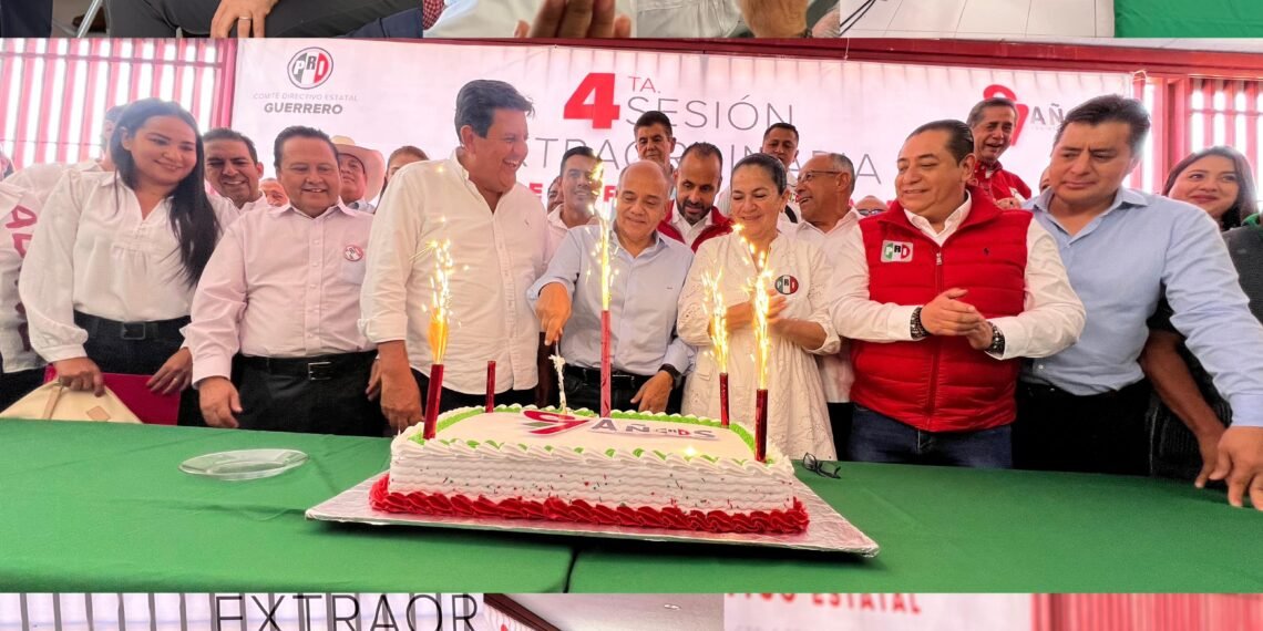 Asiste Manuel Añorve al Consejo Político Estatal del PRI, celebran el 97° Aniversario del Partido