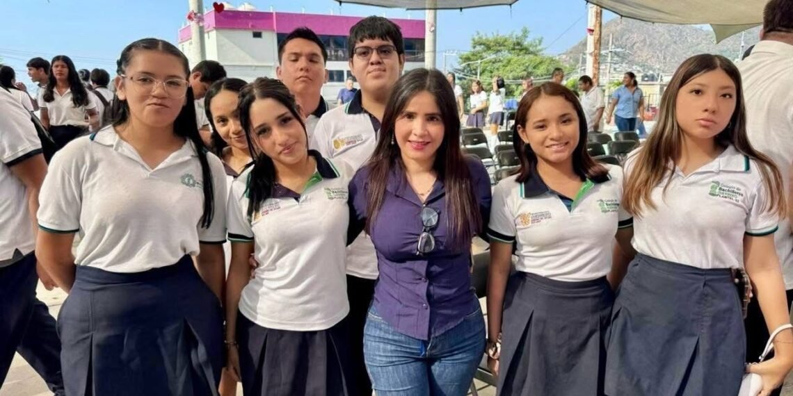 La salud mental debe ser prioridad en las escuelas, dice Yoloczin Domínguez en el Cobach 32