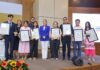 Entrega Evelyn Salgado Pineda el Premio al Mérito Juvenil a jóvenes que inspiran a Guerrero