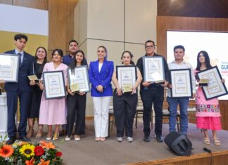 Entrega Evelyn Salgado Pineda el Premio al Mérito Juvenil a jóvenes que inspiran a Guerrero
