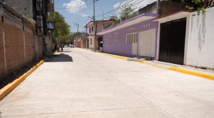 Cumple el alcalde Erik Catalán compromisos con la entrega de un parque rehabilitado y calles pavimentadas en colonias