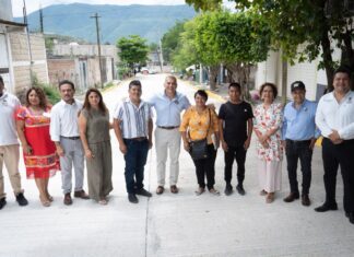 Cumple el alcalde Erik Catalán intensa jornada de trabajo con entrega de obra en el tomatal y respaldo a la educación en Iguala