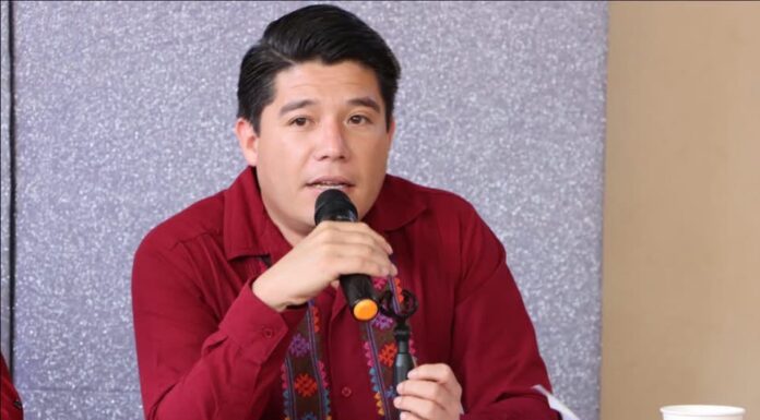 Defiende Jacinto González a Abelina López: “Ella sí es una militante de izquierda”