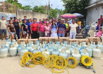 Con apoyos para el hogar, Yoloczin Domínguez fortalece bienestar de familias en Acapulco