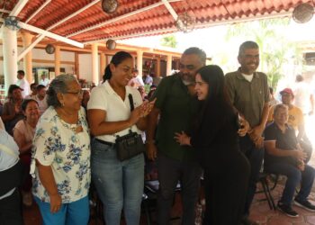 Magisterio de Acapulco expresa respaldo al trabajo de Yoloczin Domínguez