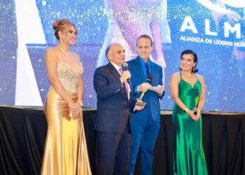 Recibe Manuel Añorve premio internacional por su trayectoria, mérito legislativo y servicio público