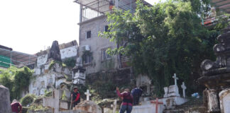 Alista Gobierno de Acapulco panteones para recibir a familias en Día de Muertos